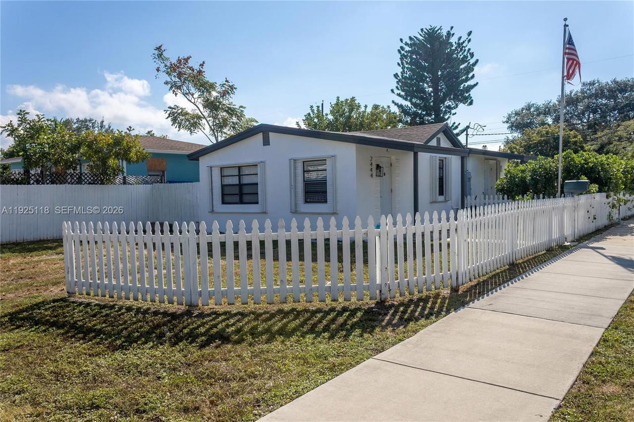 Real estate property located at 2444 Roosevelt St, Broward, Hollywood Park, Hollywood, FL
