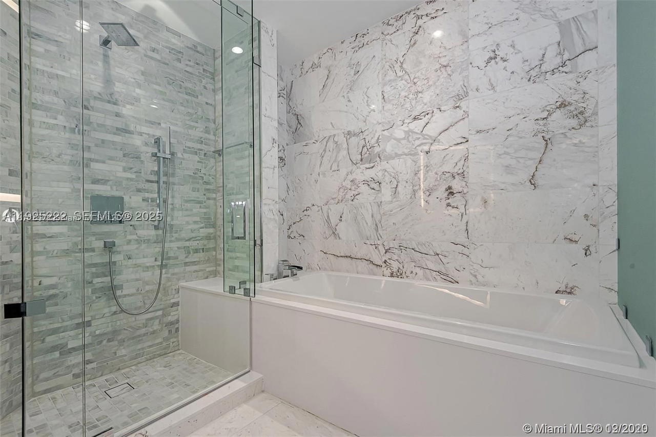 Real estate property located at 851 1st Ave #1608, Miami-dade, Paramount Miami World, Miami, FL
