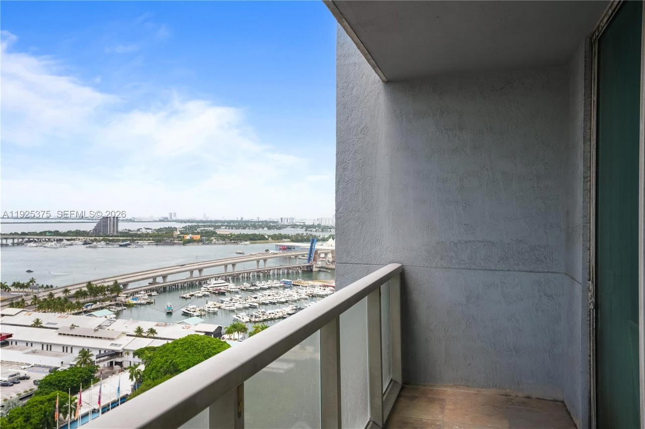 Real estate property located at 244 Biscayne Blvd #2306, Miami-dade, Vizcayne North Condo, Miami, FL