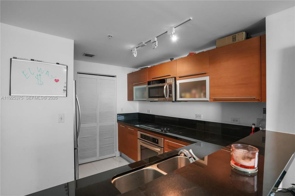 Real estate property located at 244 Biscayne Blvd #2306, Miami-dade, Vizcayne North Condo, Miami, FL