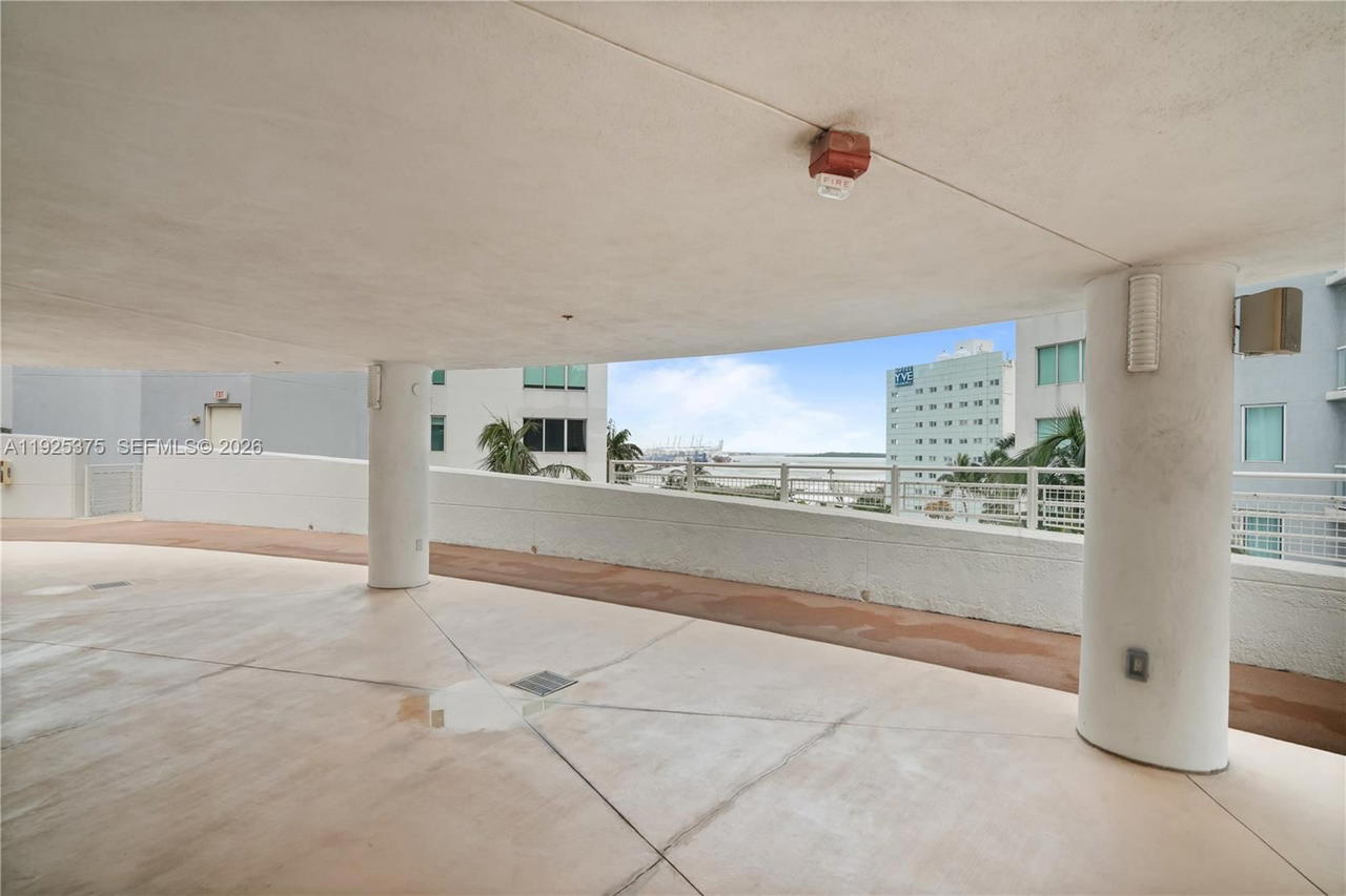 Real estate property located at 244 Biscayne Blvd #2306, Miami-dade, Vizcayne North Condo, Miami, FL