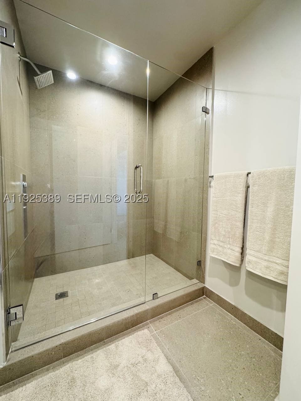 Real estate property located at 11 6th #2813, Miami-dade, Crosby Miami World Center, Miami, FL
