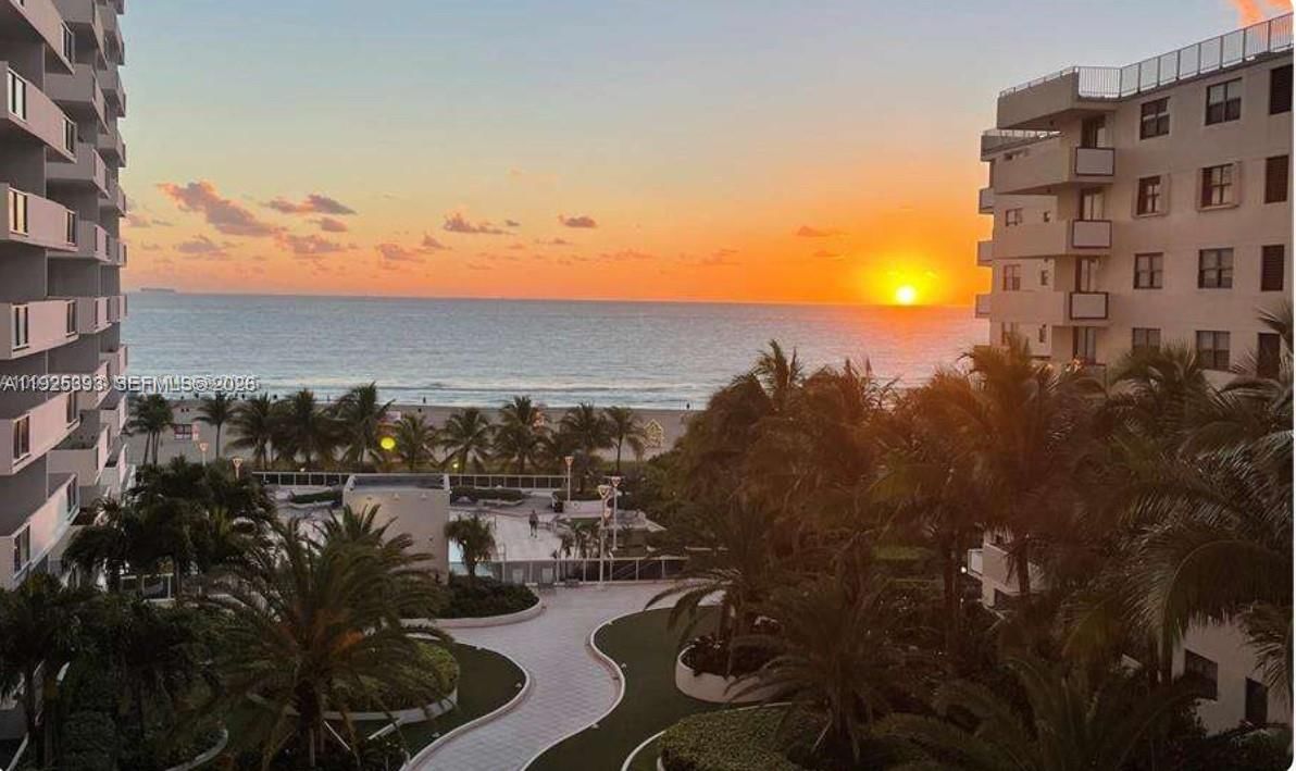 Real estate property located at 100 Lincoln Rd #1427, Miami-dade, The Decoplage Condo, Miami Beach, FL