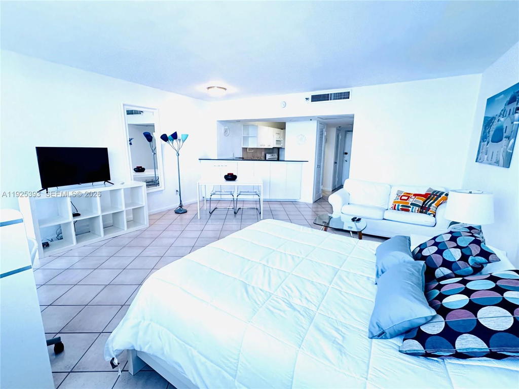 Real estate property located at 100 Lincoln Rd #1427, Miami-dade, The Decoplage Condo, Miami Beach, FL