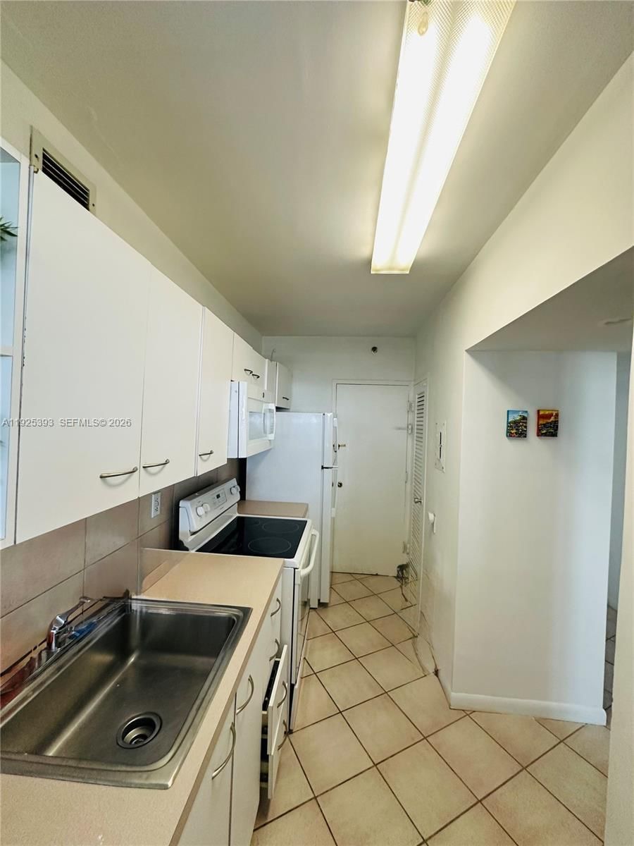 Real estate property located at 100 Lincoln Rd #1427, Miami-dade, The Decoplage Condo, Miami Beach, FL