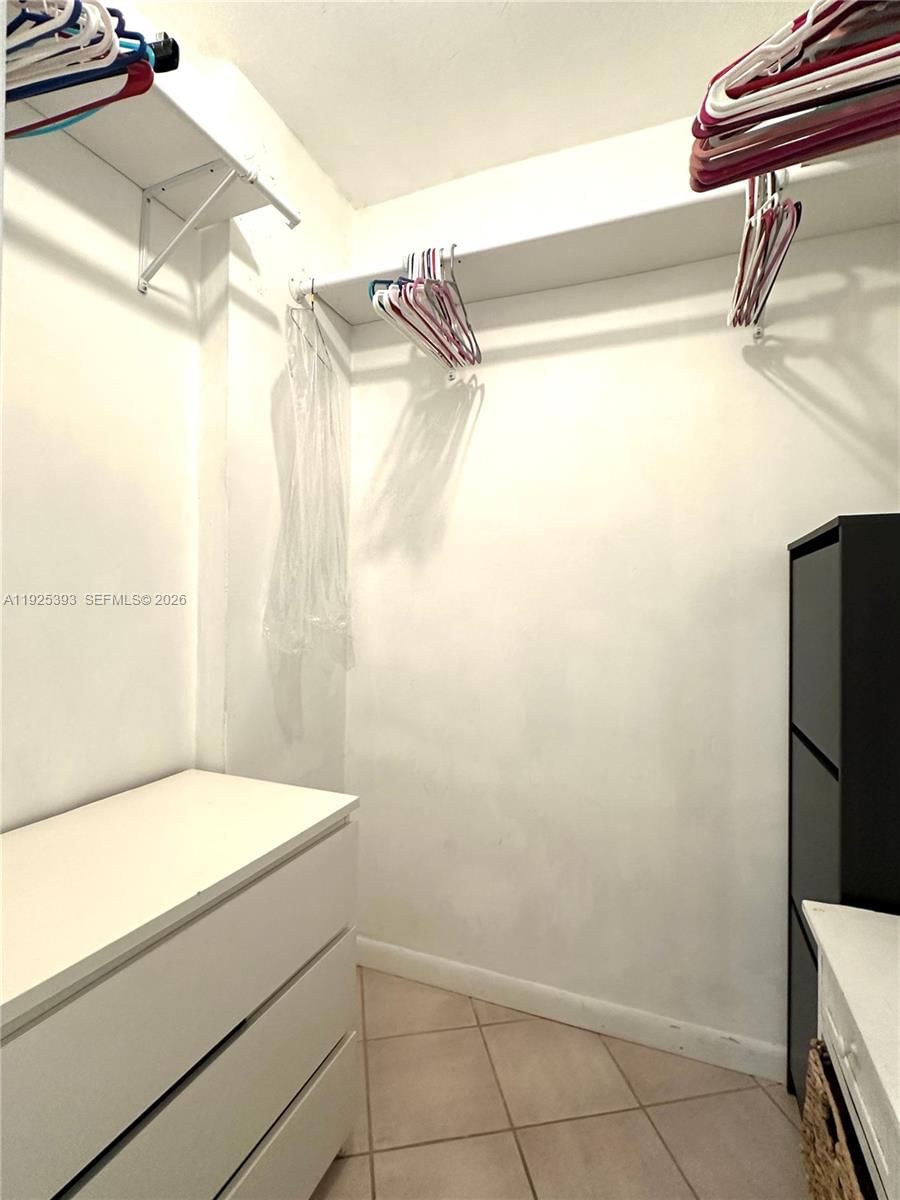 Real estate property located at 100 Lincoln Rd #1427, Miami-dade, The Decoplage Condo, Miami Beach, FL