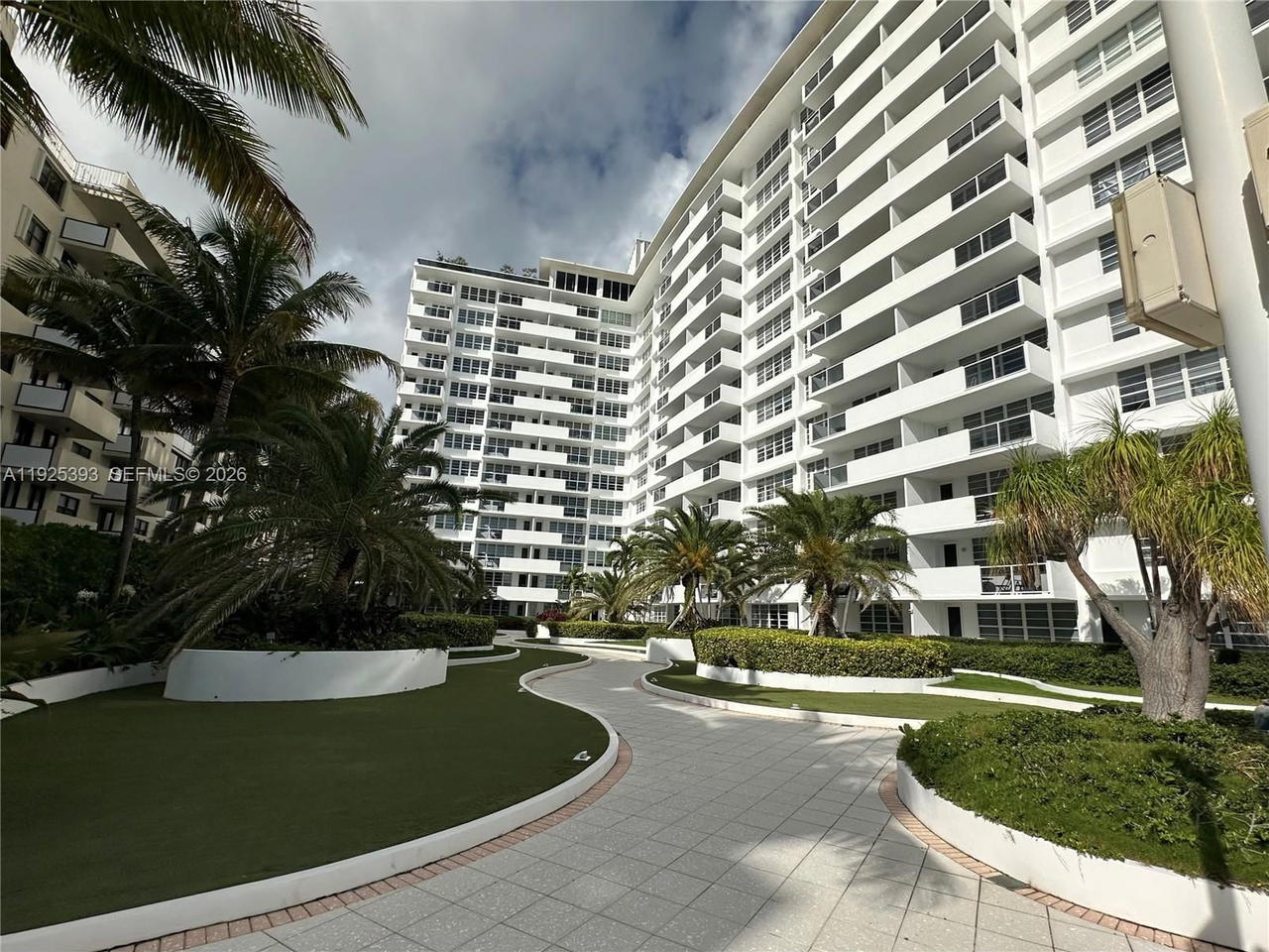 Real estate property located at 100 Lincoln Rd #1427, Miami-dade, The Decoplage Condo, Miami Beach, FL