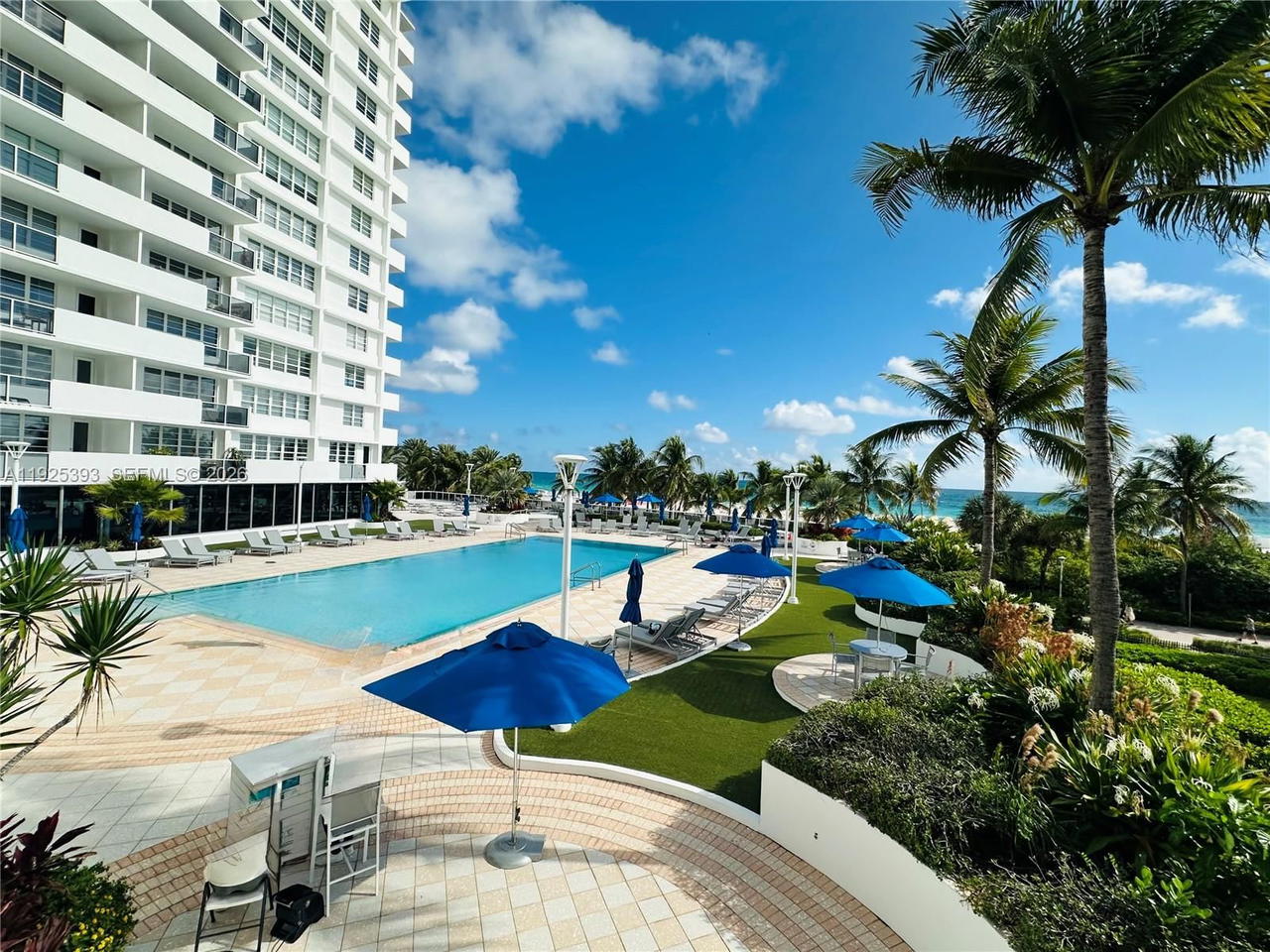 Real estate property located at 100 Lincoln Rd #1427, Miami-dade, The Decoplage Condo, Miami Beach, FL