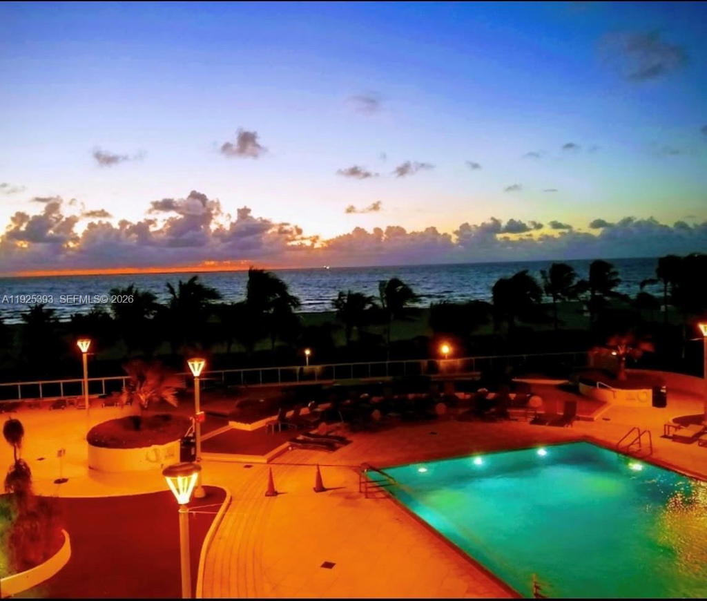 Real estate property located at 100 Lincoln Rd #1427, Miami-dade, The Decoplage Condo, Miami Beach, FL