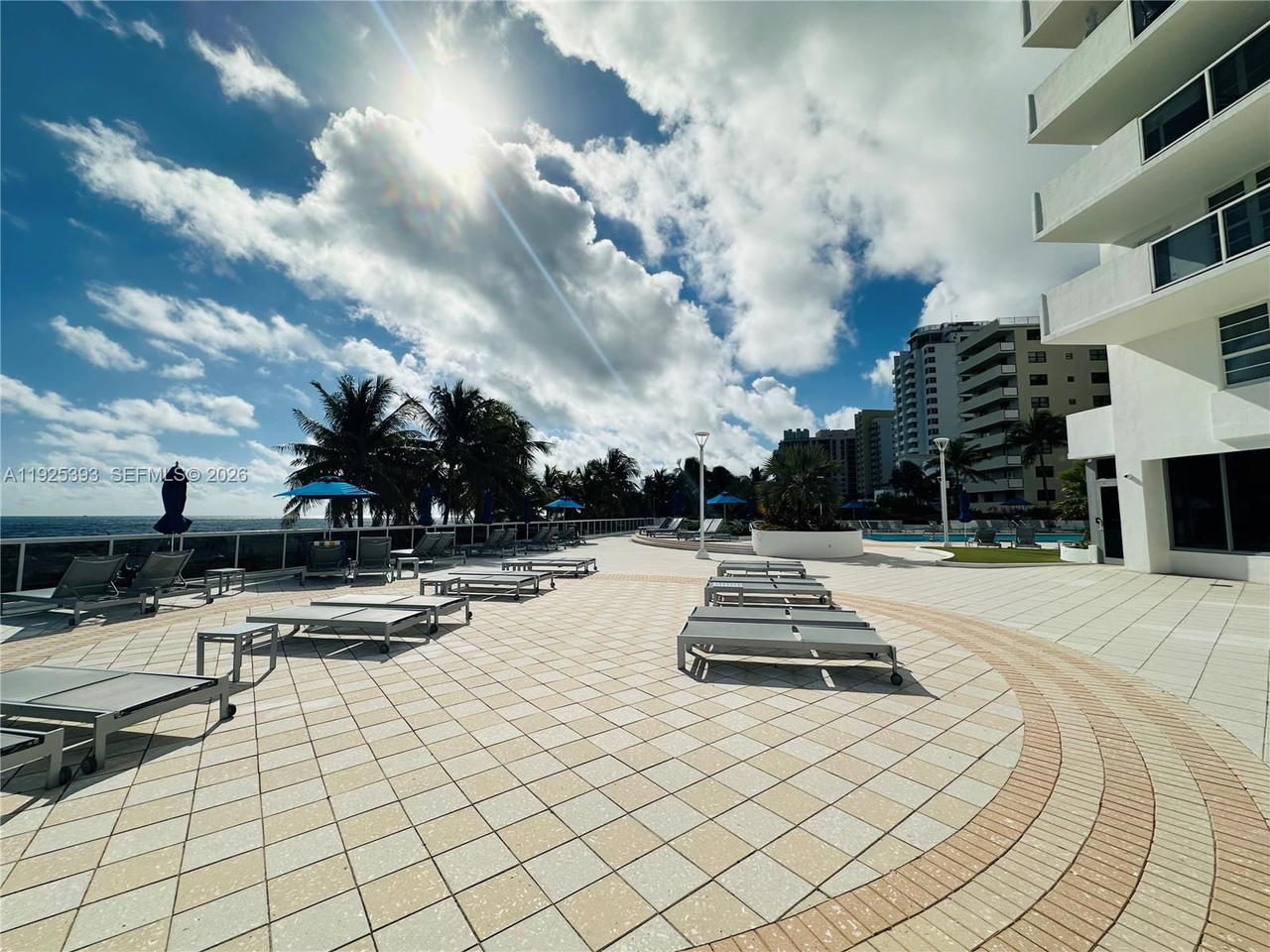 Real estate property located at 100 Lincoln Rd #1427, Miami-dade, The Decoplage Condo, Miami Beach, FL