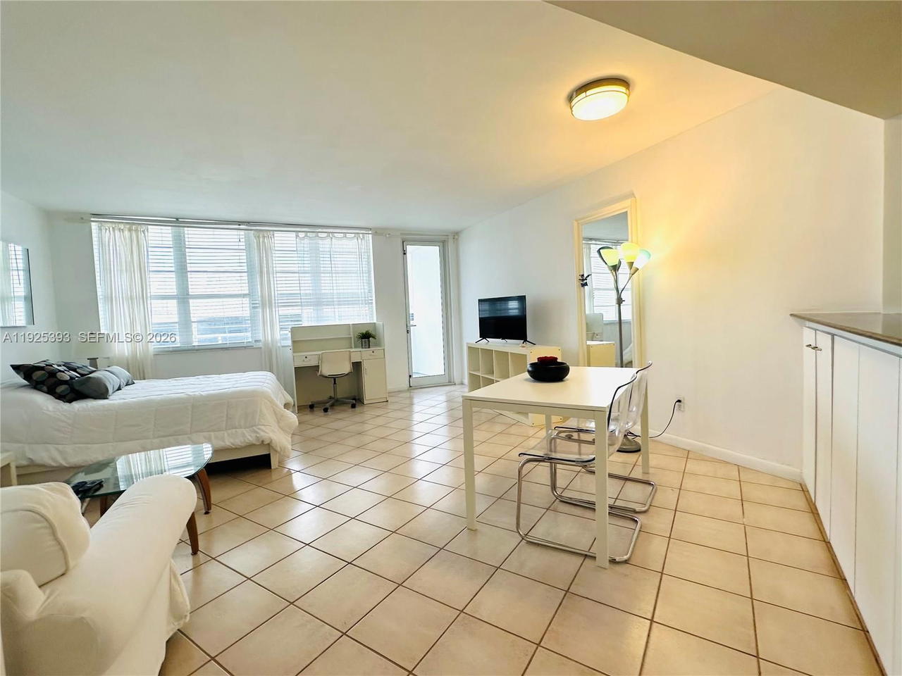 Real estate property located at 100 Lincoln Rd #1427, Miami-dade, The Decoplage Condo, Miami Beach, FL