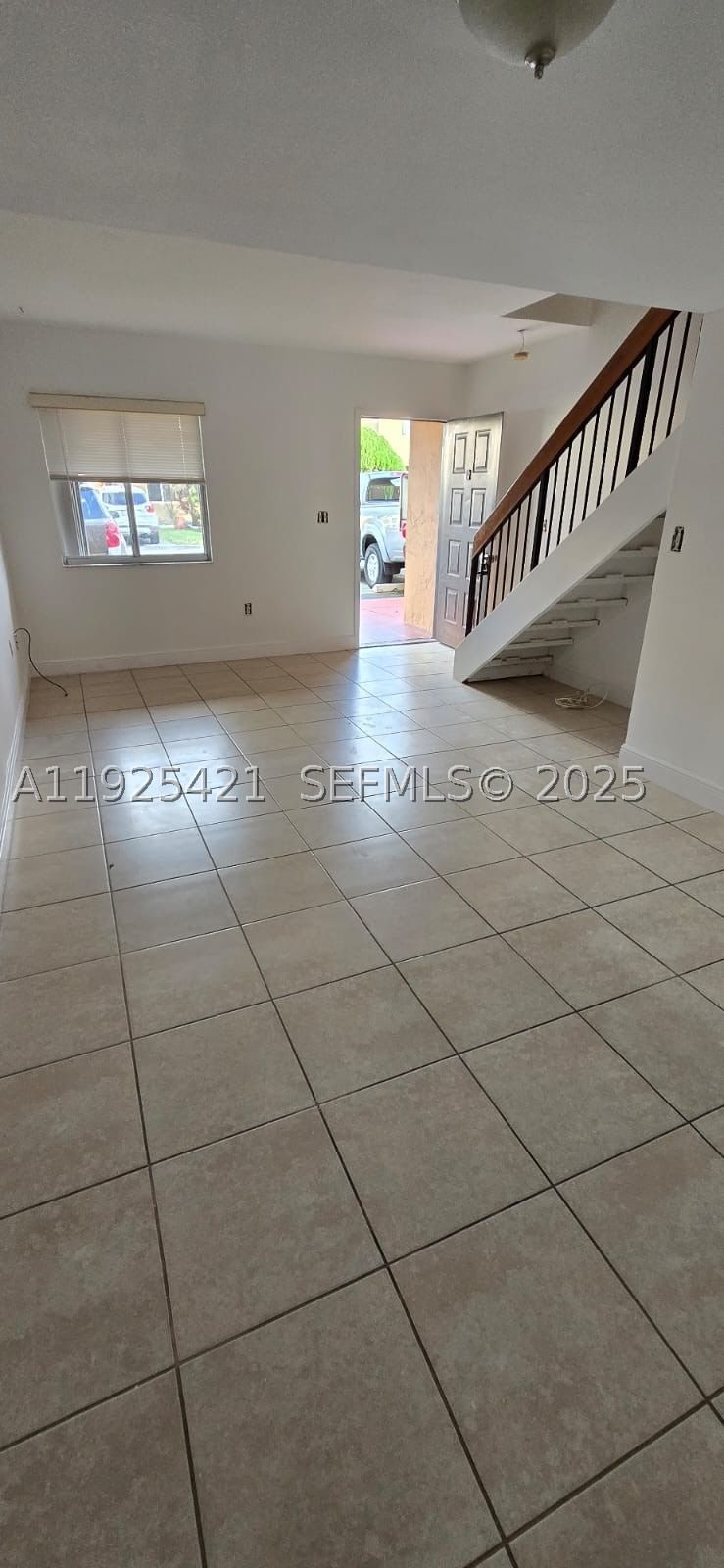 Real estate property located at 560 82nd Pl #303, Miami-dade, Mira Villas Condo, Miami, FL