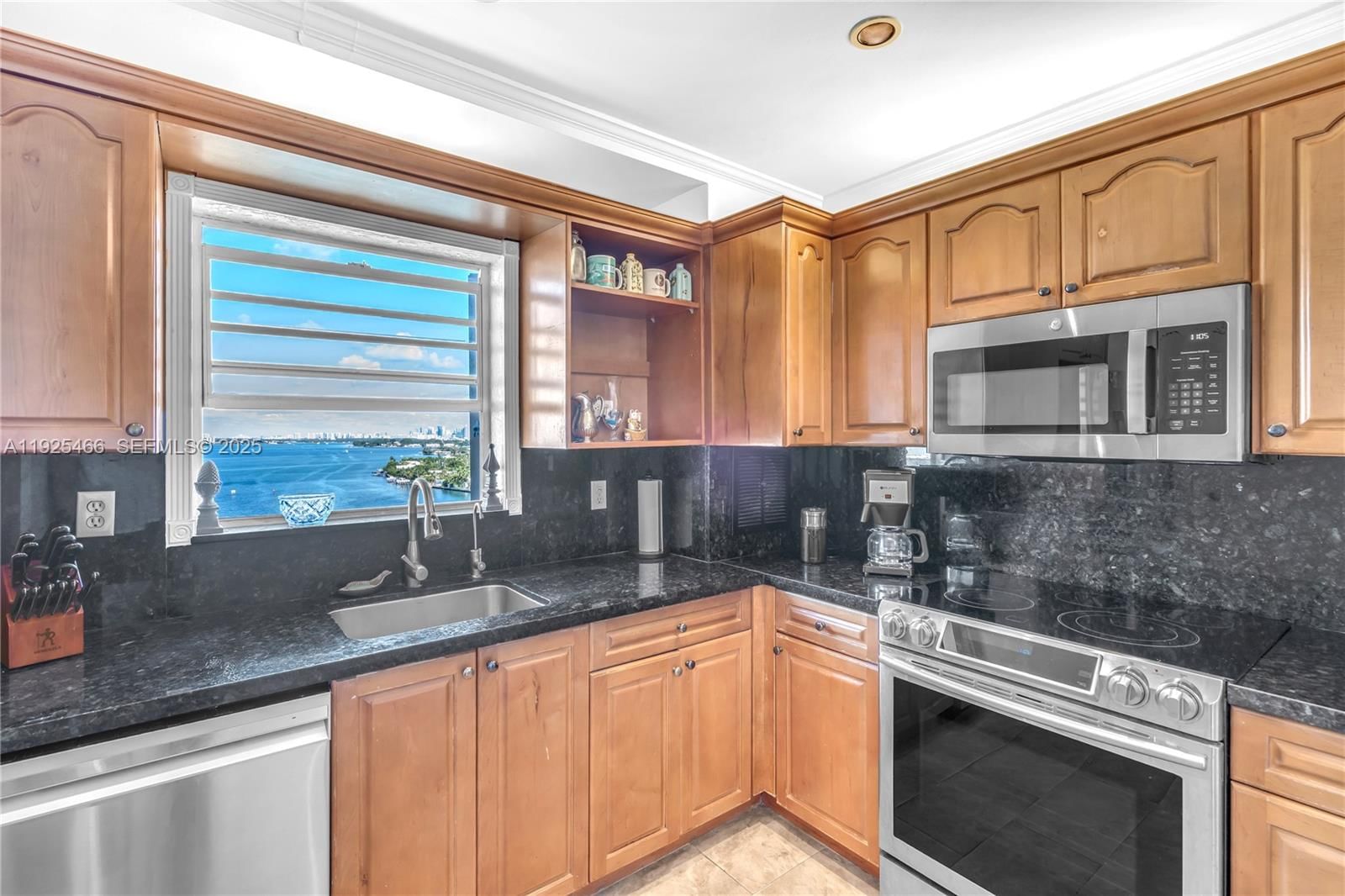 Real estate property located at 1865 79th St Cswy PHI, Miami-dade, Kennedy House Condo, North Bay Village, FL