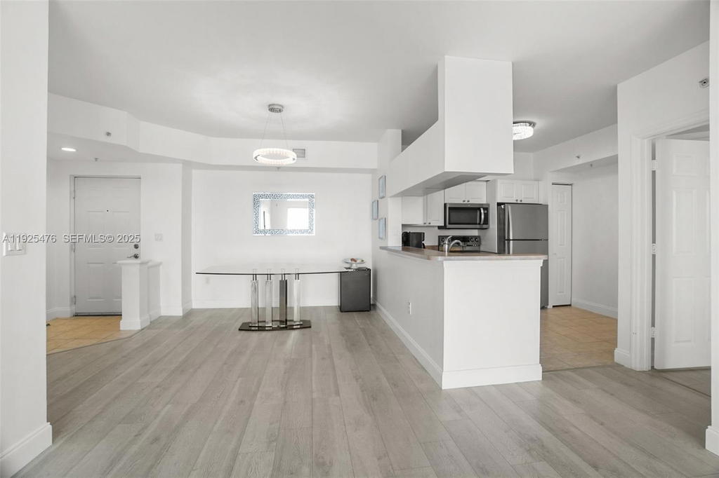 Real estate property located at 17150 Bay Rd #2706, Miami-dade, Porto Bellagio Condo, Sunny Isles Beach, FL