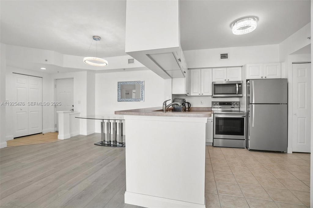 Real estate property located at 17150 Bay Rd #2706, Miami-dade, Porto Bellagio Condo, Sunny Isles Beach, FL