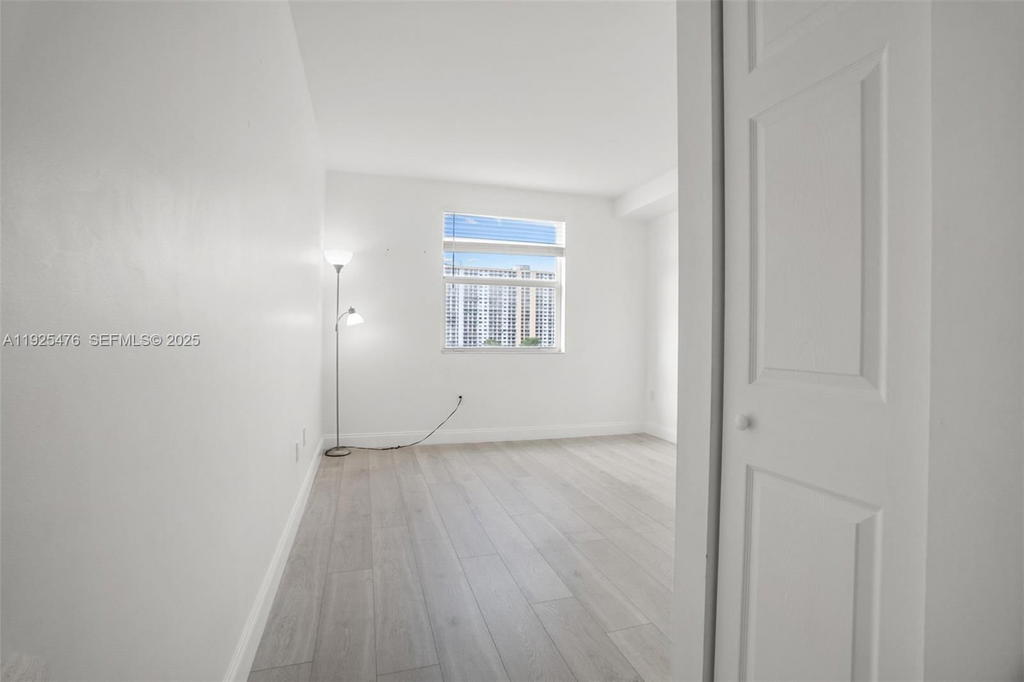 Real estate property located at 17150 Bay Rd #2706, Miami-dade, Porto Bellagio Condo, Sunny Isles Beach, FL