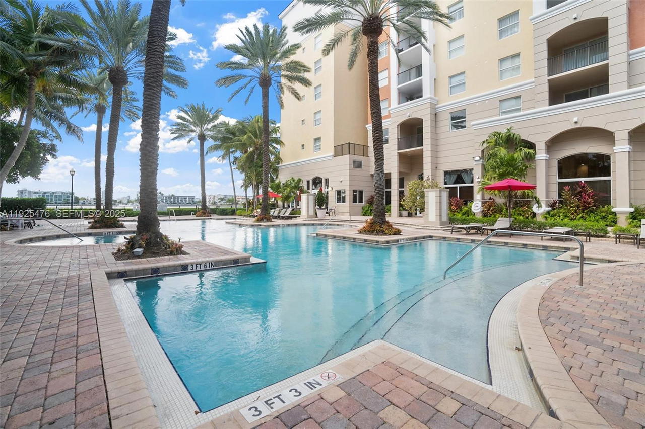 Real estate property located at 17150 Bay Rd #2706, Miami-dade, Porto Bellagio Condo, Sunny Isles Beach, FL