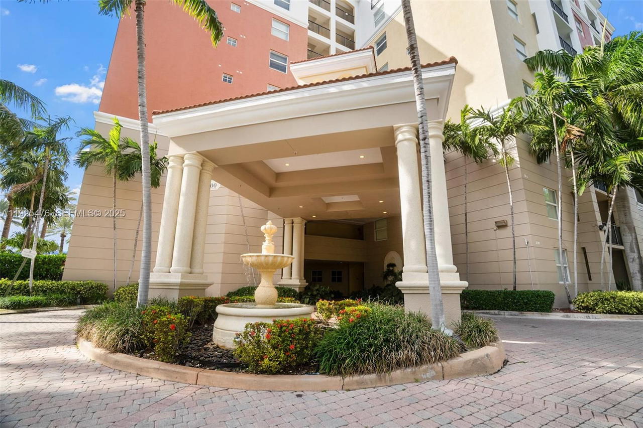 Real estate property located at 17150 Bay Rd #2706, Miami-dade, Porto Bellagio Condo, Sunny Isles Beach, FL