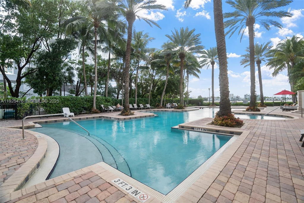 Real estate property located at 17150 Bay Rd #2706, Miami-dade, Porto Bellagio Condo, Sunny Isles Beach, FL