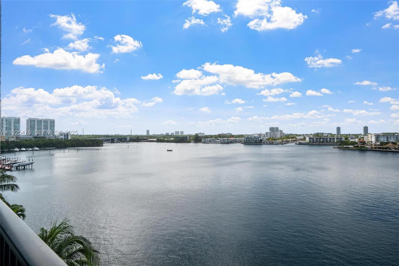 Real estate property located at 17150 Bay Rd #2706, Miami-dade, Porto Bellagio Condo, Sunny Isles Beach, FL