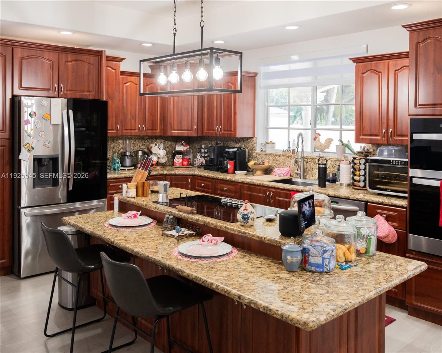 Real estate property located at 8204 165 st th, Miami-dade, 5th Addn To Royal Oaks, Miami Lakes, FL