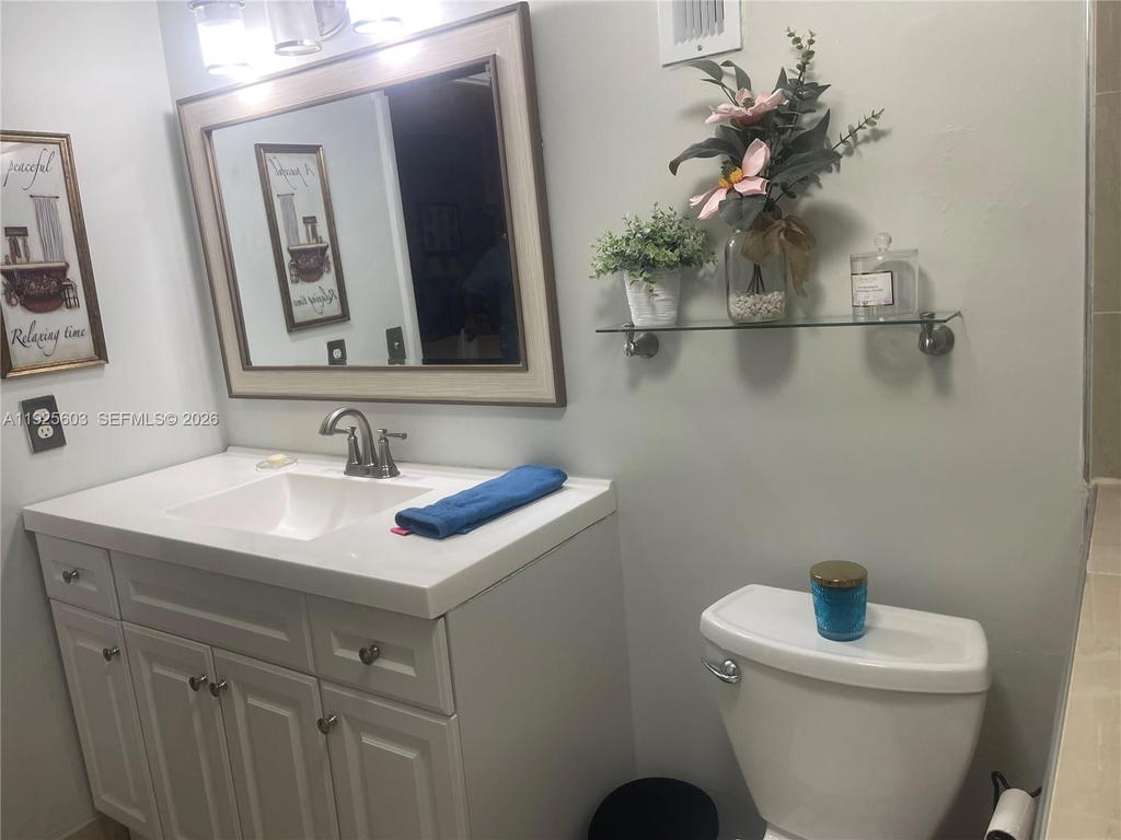 Real estate property located at 661 195th St #309, Miami-dade, Coco Wood Condo, Miami, FL