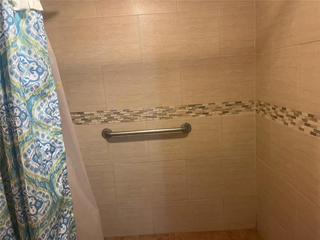 Real estate property located at 661 195th St #309, Miami-dade, Coco Wood Condo, Miami, FL