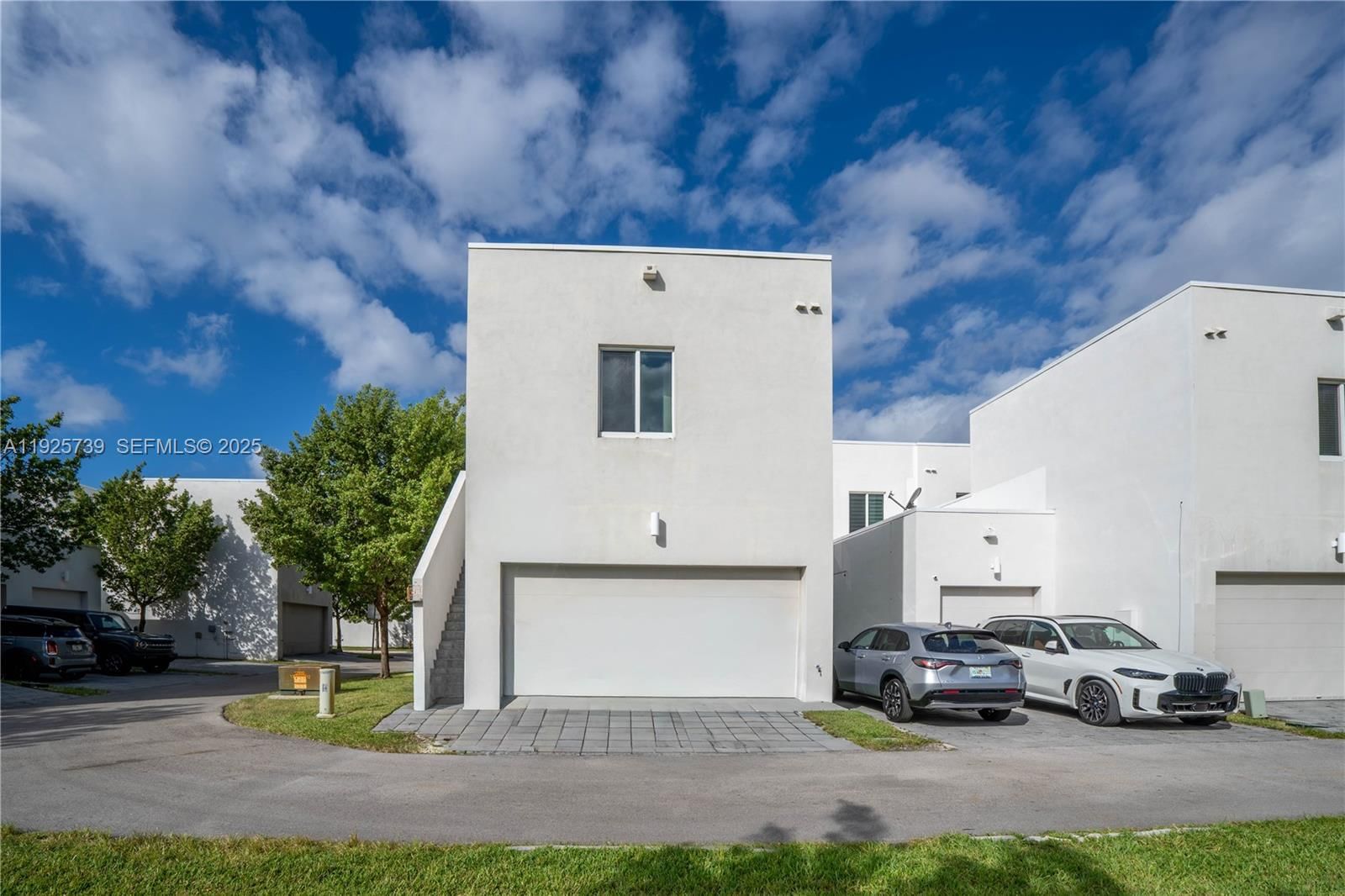 Real estate property located at 6611 102nd Path, Miami-dade, Landmark At Doral Central, Doral, FL
