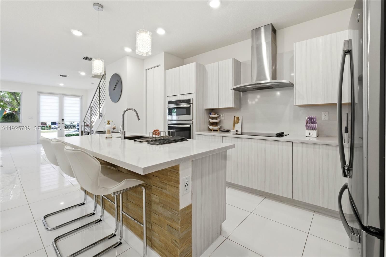 Real estate property located at 6611 102nd Path, Miami-dade, Landmark At Doral Central, Doral, FL