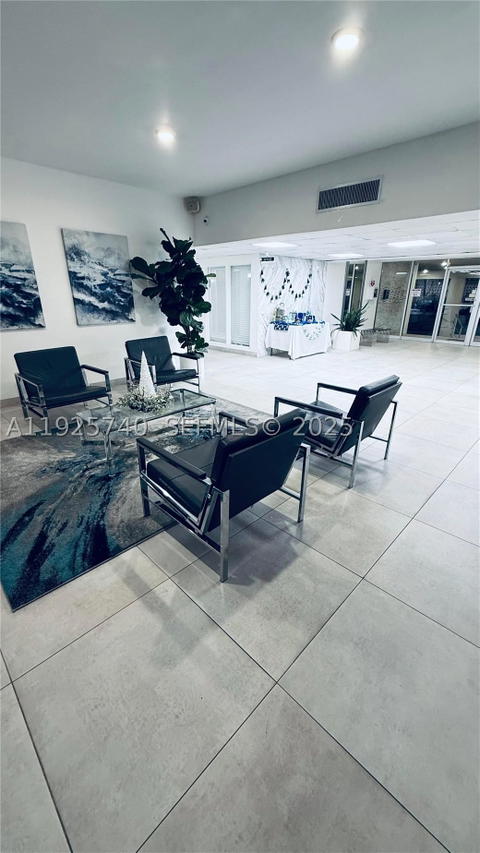 Real estate property located at 401 Golden Isles Dr #512, Broward, Ocean View Towers Condo, Hallandale Beach, FL