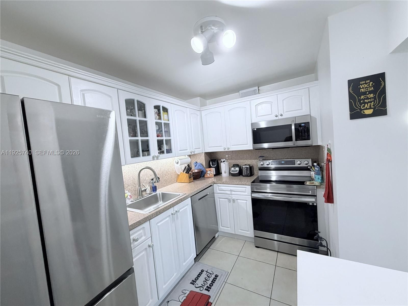 Real estate property located at 401 Golden Isles Dr #512, Broward, Ocean View Towers Condo, Hallandale Beach, FL