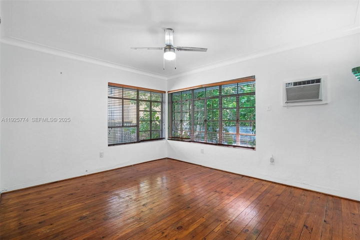 Real estate property located at 1611 Euclid Ave #8, Miami-dade, Residence 1611 Condo, Miami Beach, FL
