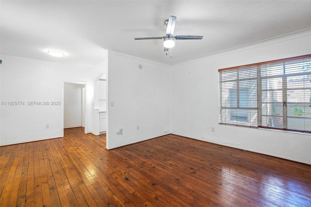 Real estate property located at 1611 Euclid Ave #8, Miami-dade, Residence 1611 Condo, Miami Beach, FL