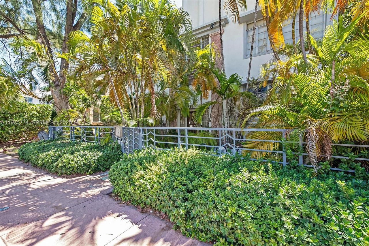 Real estate property located at 1611 Euclid Ave #8, Miami-dade, Residence 1611 Condo, Miami Beach, FL