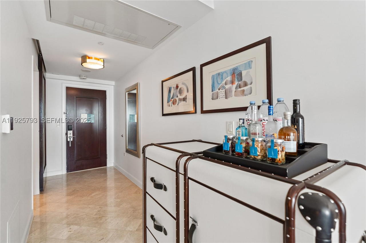 Real estate property located at 4391 Collins Ave #1814, Miami-dade, Fontainebleau Iii Ocean C, Miami Beach, FL