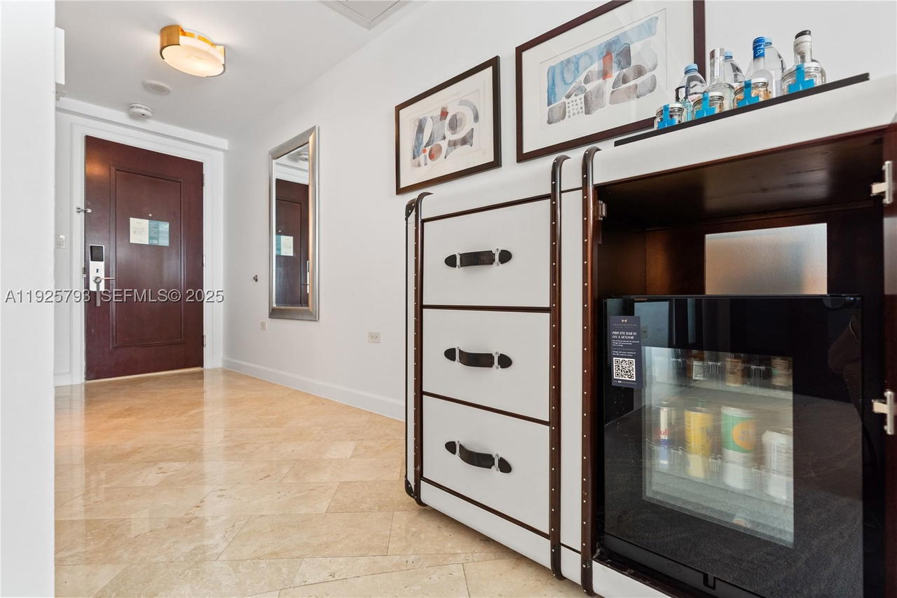 Real estate property located at 4391 Collins Ave #1814, Miami-dade, Fontainebleau Iii Ocean C, Miami Beach, FL