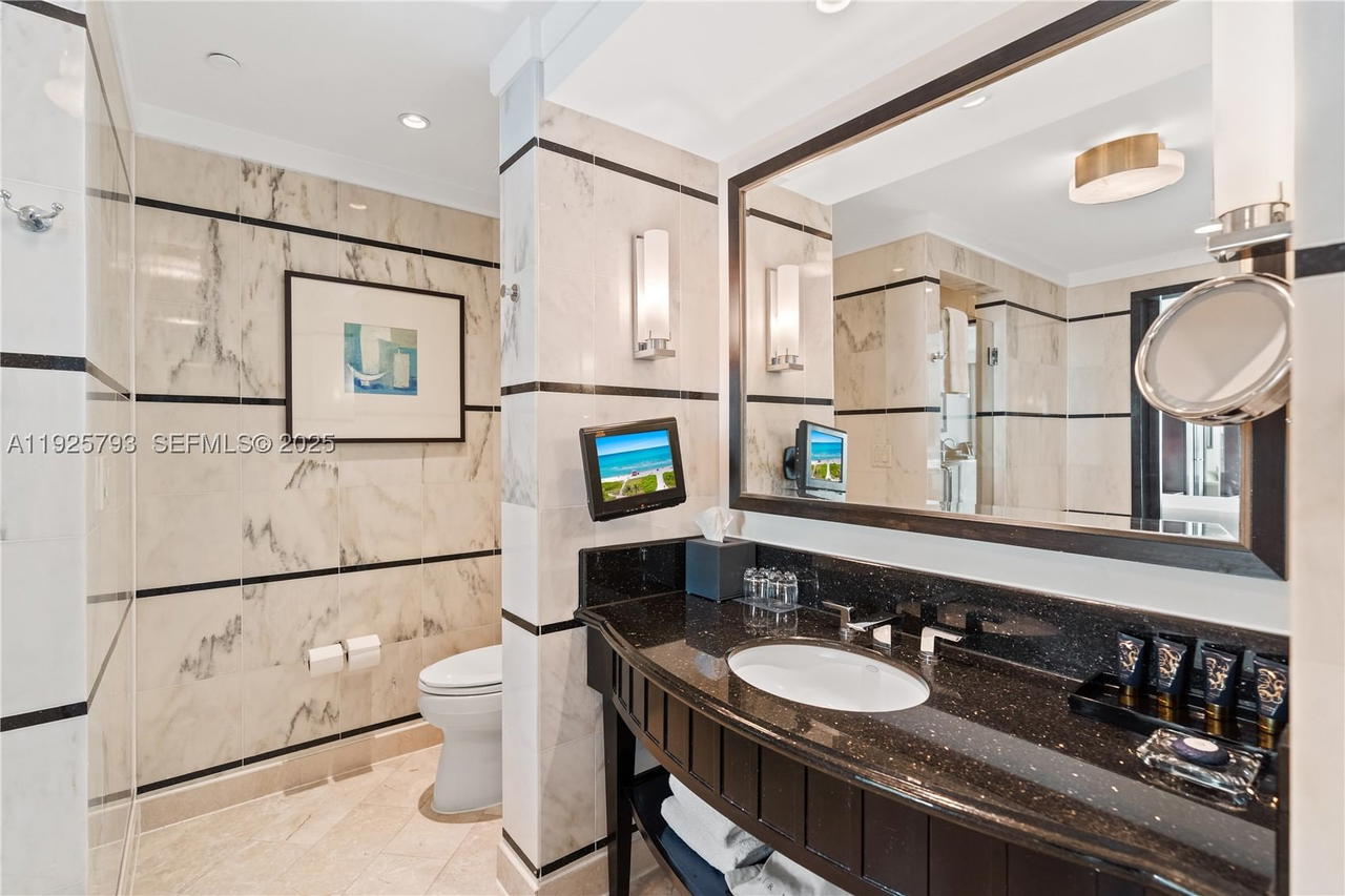 Real estate property located at 4391 Collins Ave #1814, Miami-dade, Fontainebleau Iii Ocean C, Miami Beach, FL