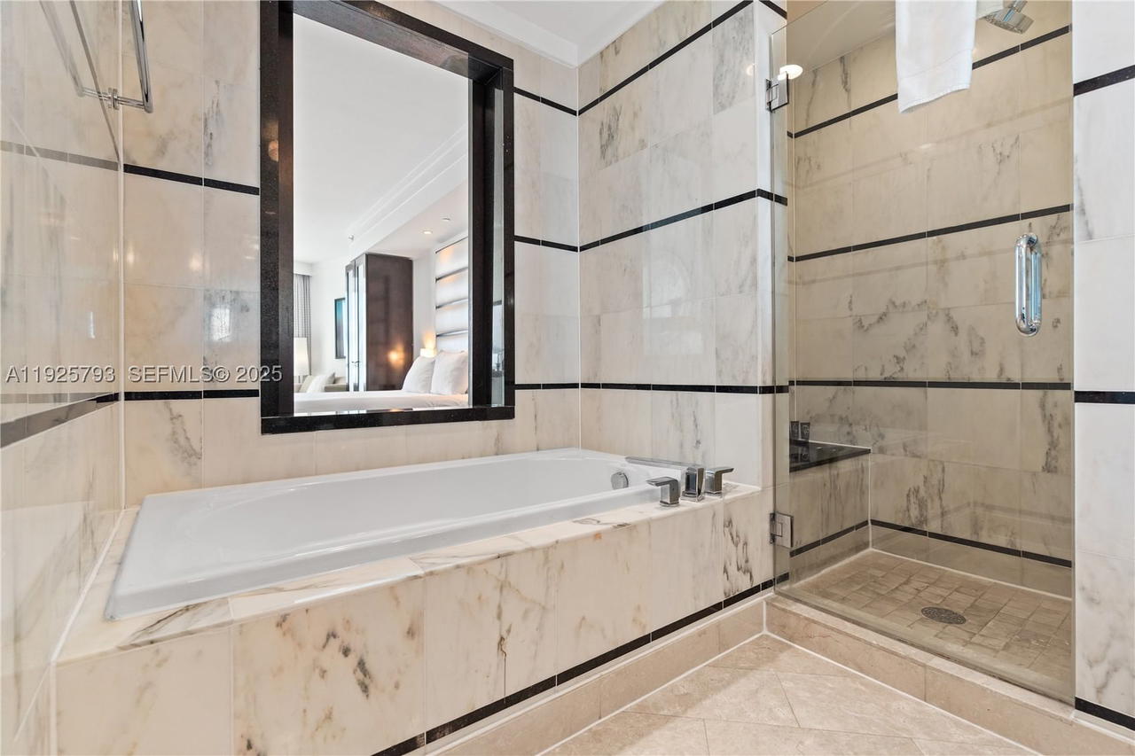 Real estate property located at 4391 Collins Ave #1814, Miami-dade, Fontainebleau Iii Ocean C, Miami Beach, FL
