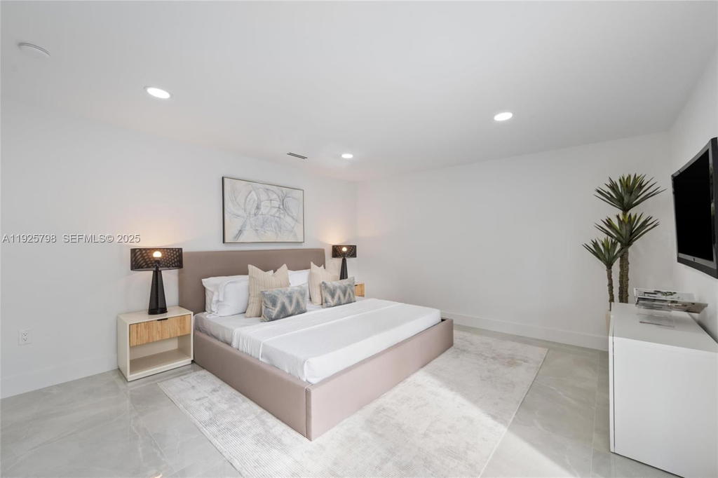 Real estate property located at 1218 Lincoln St, Broward, Hollywood Lakes Section, Hollywood, FL