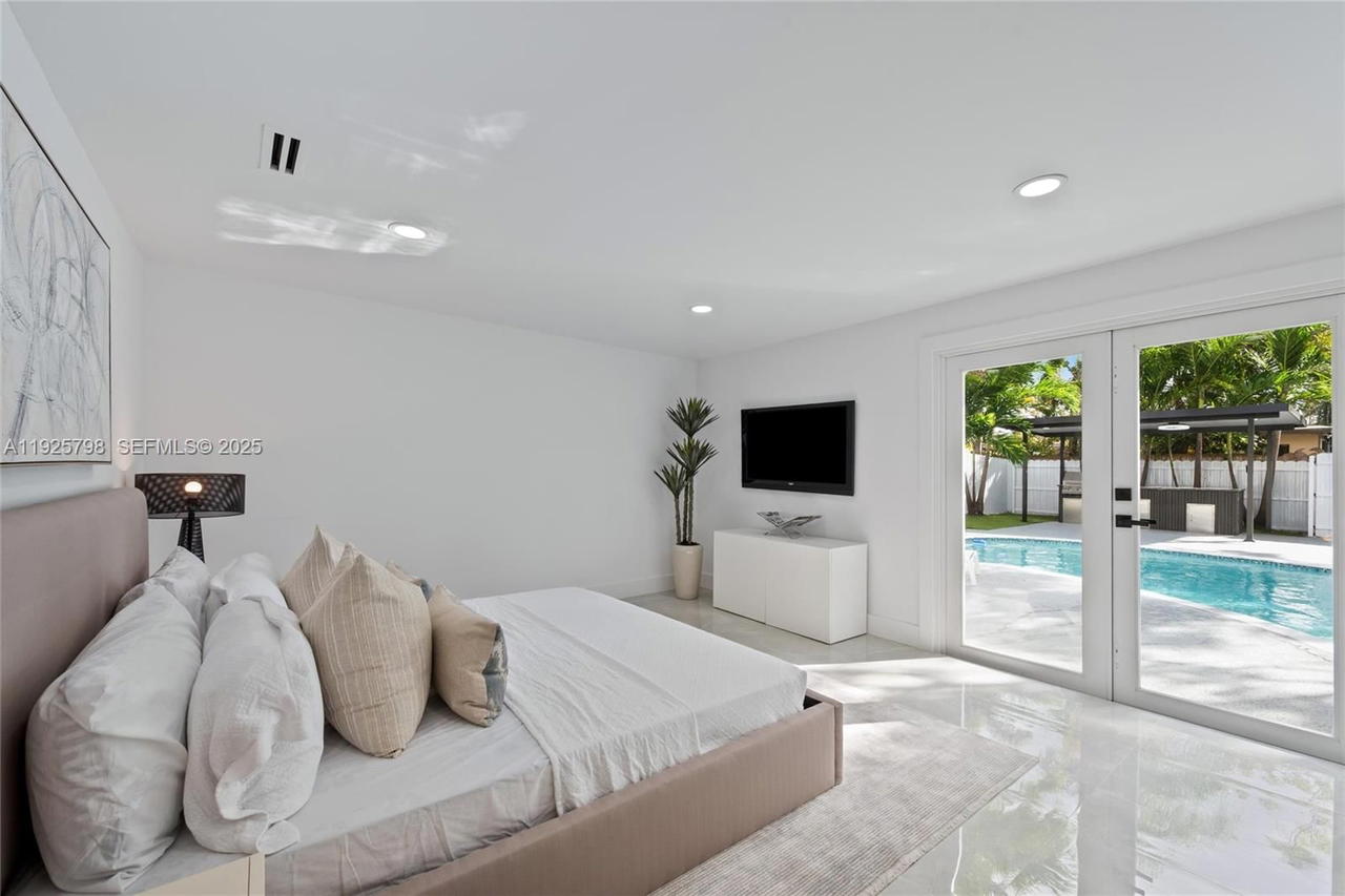 Real estate property located at 1218 Lincoln St, Broward, Hollywood Lakes Section, Hollywood, FL