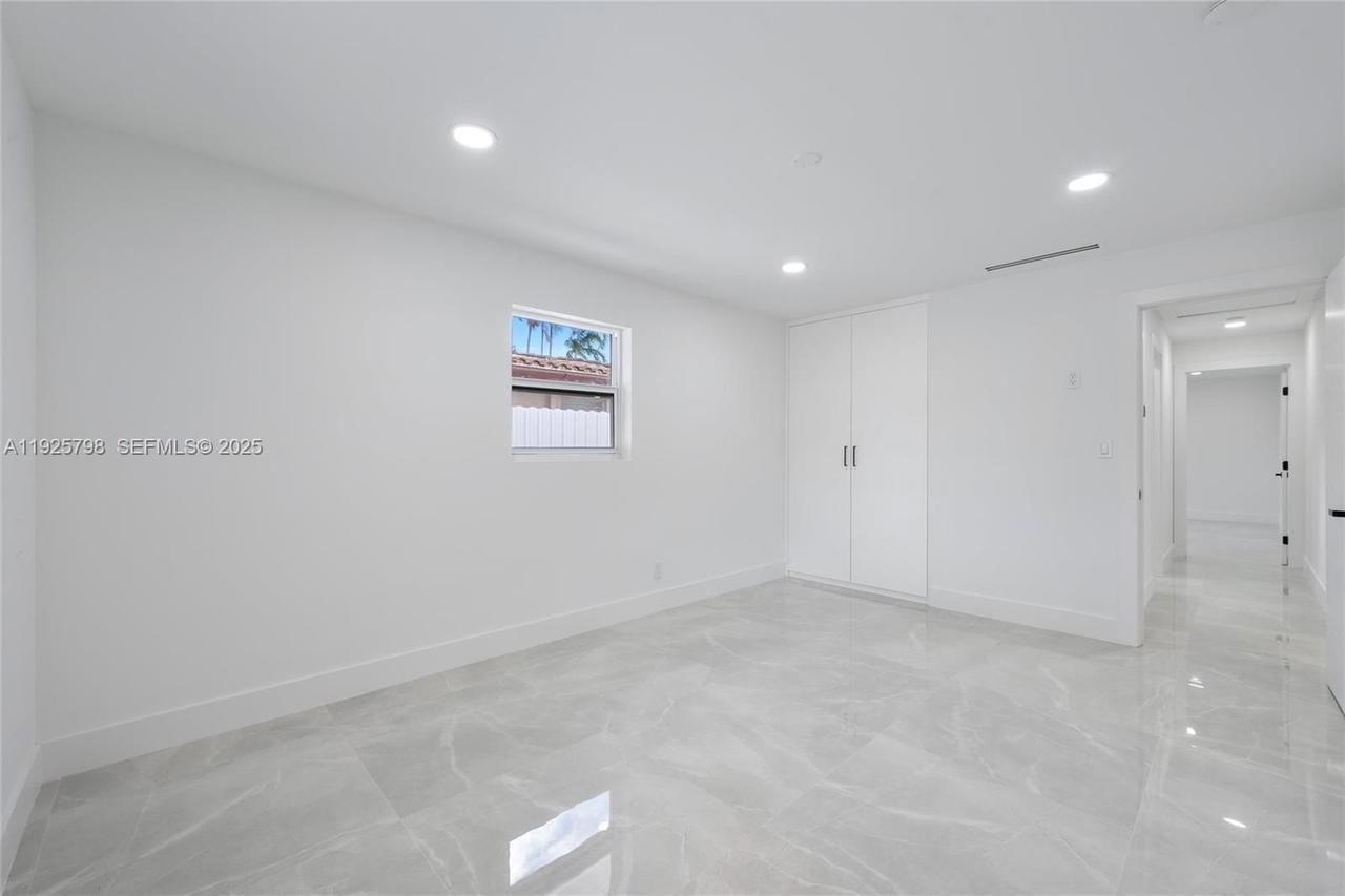 Real estate property located at 1218 Lincoln St, Broward, Hollywood Lakes Section, Hollywood, FL