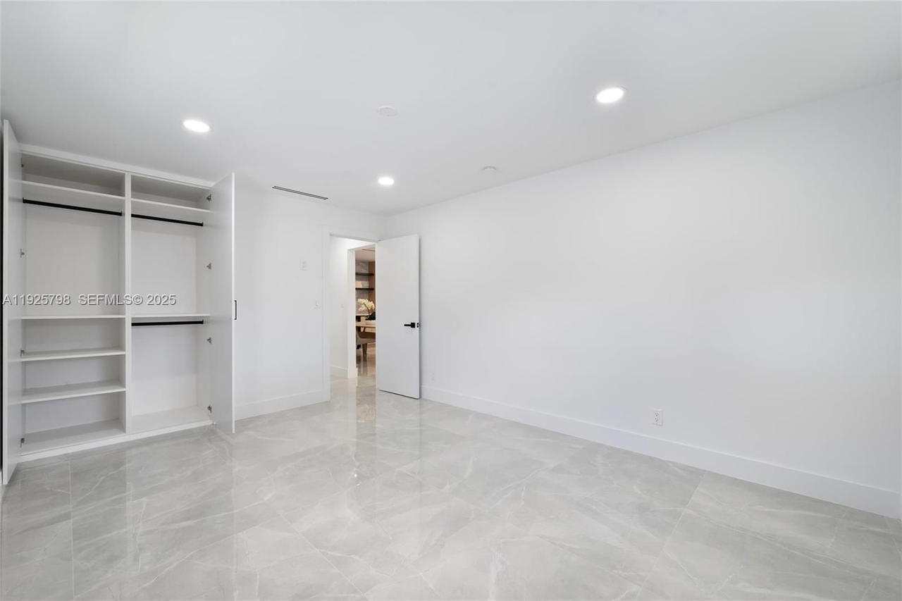 Real estate property located at 1218 Lincoln St, Broward, Hollywood Lakes Section, Hollywood, FL