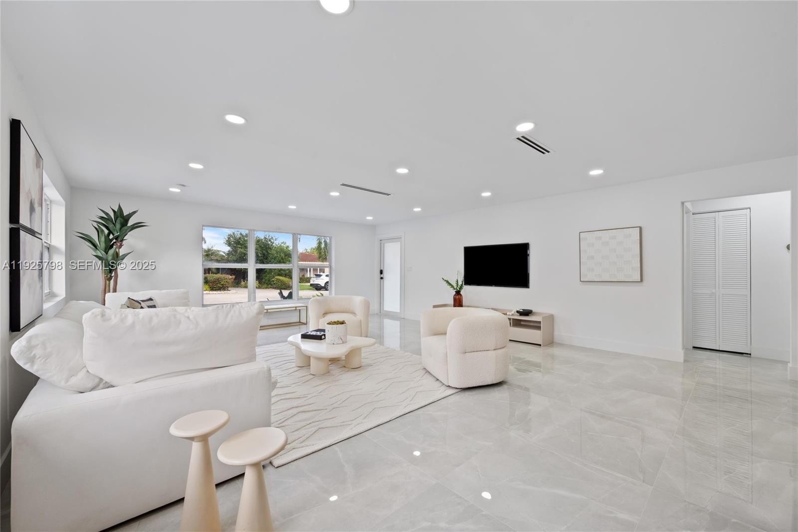 Real estate property located at 1218 Lincoln St, Broward, Hollywood Lakes Section, Hollywood, FL