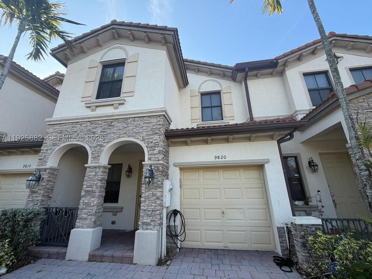 Real estate property located at 9820 88th St, Miami-dade, Doral Breeze, Doral, FL