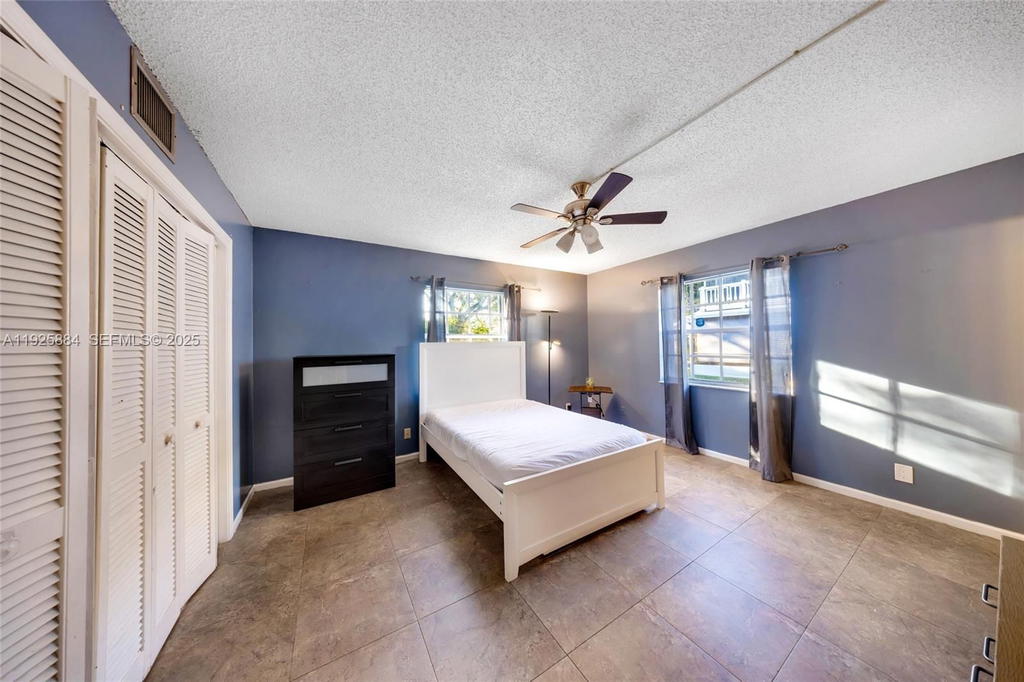 Real estate property located at 7554 Stirling Rd #102, Broward, Oak Paths Condo, Davie, FL