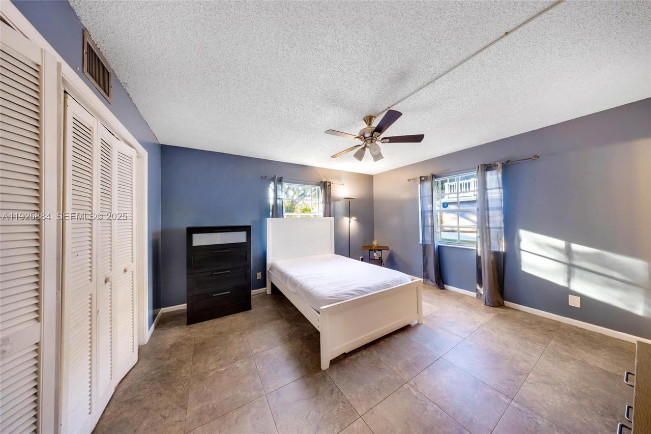 Real estate property located at 7554 Stirling Rd #102, Broward, Oak Paths Condo, Davie, FL