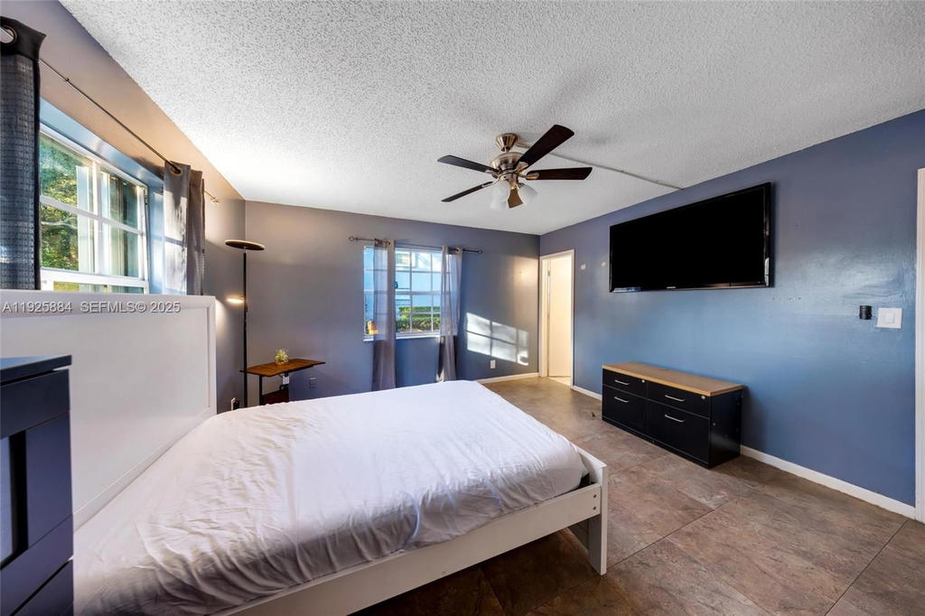Real estate property located at 7554 Stirling Rd #102, Broward, Oak Paths Condo, Davie, FL