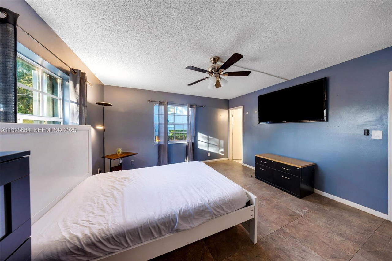 Real estate property located at 7554 Stirling Rd #102, Broward, Oak Paths Condo, Davie, FL