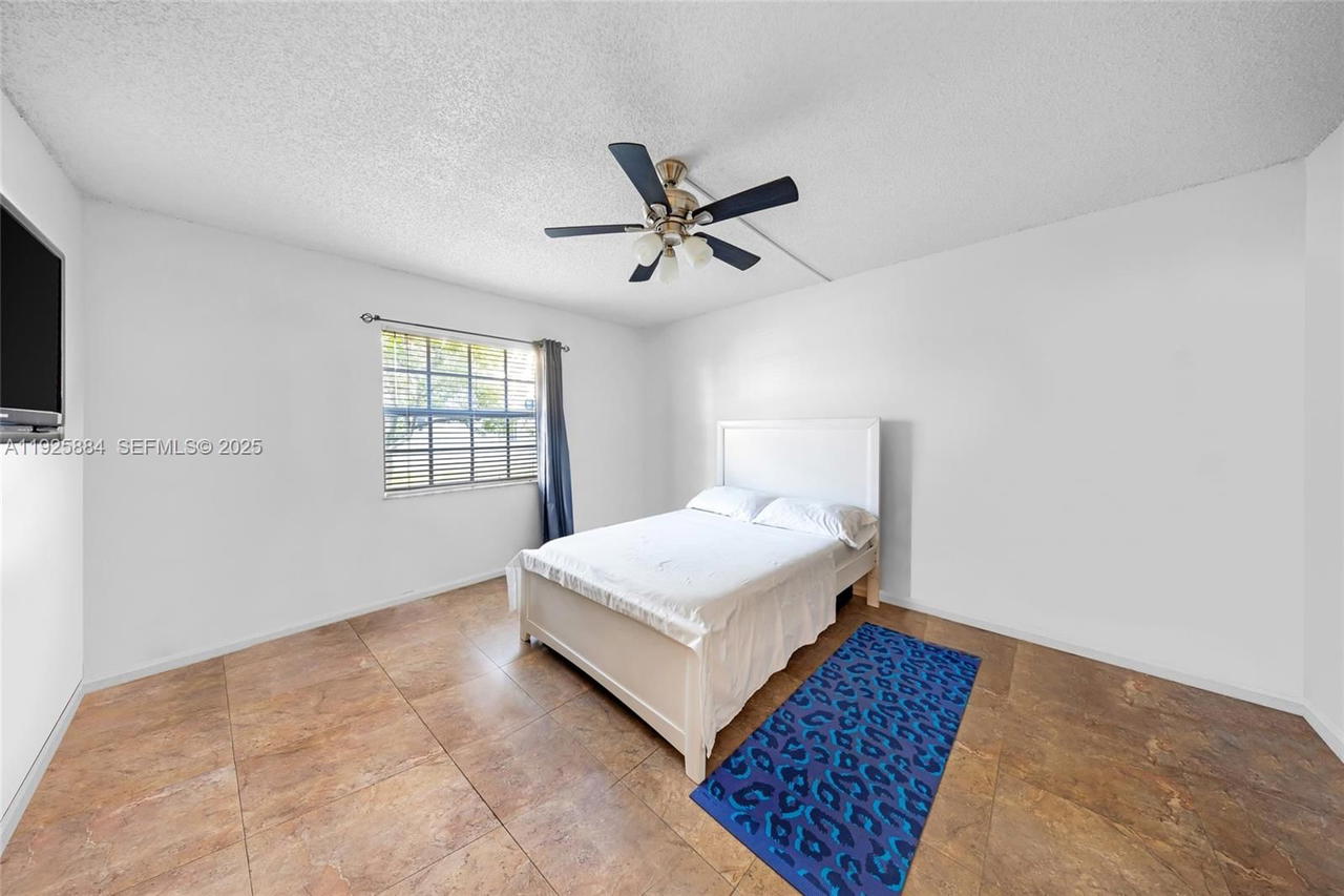 Real estate property located at 7554 Stirling Rd #102, Broward, Oak Paths Condo, Davie, FL