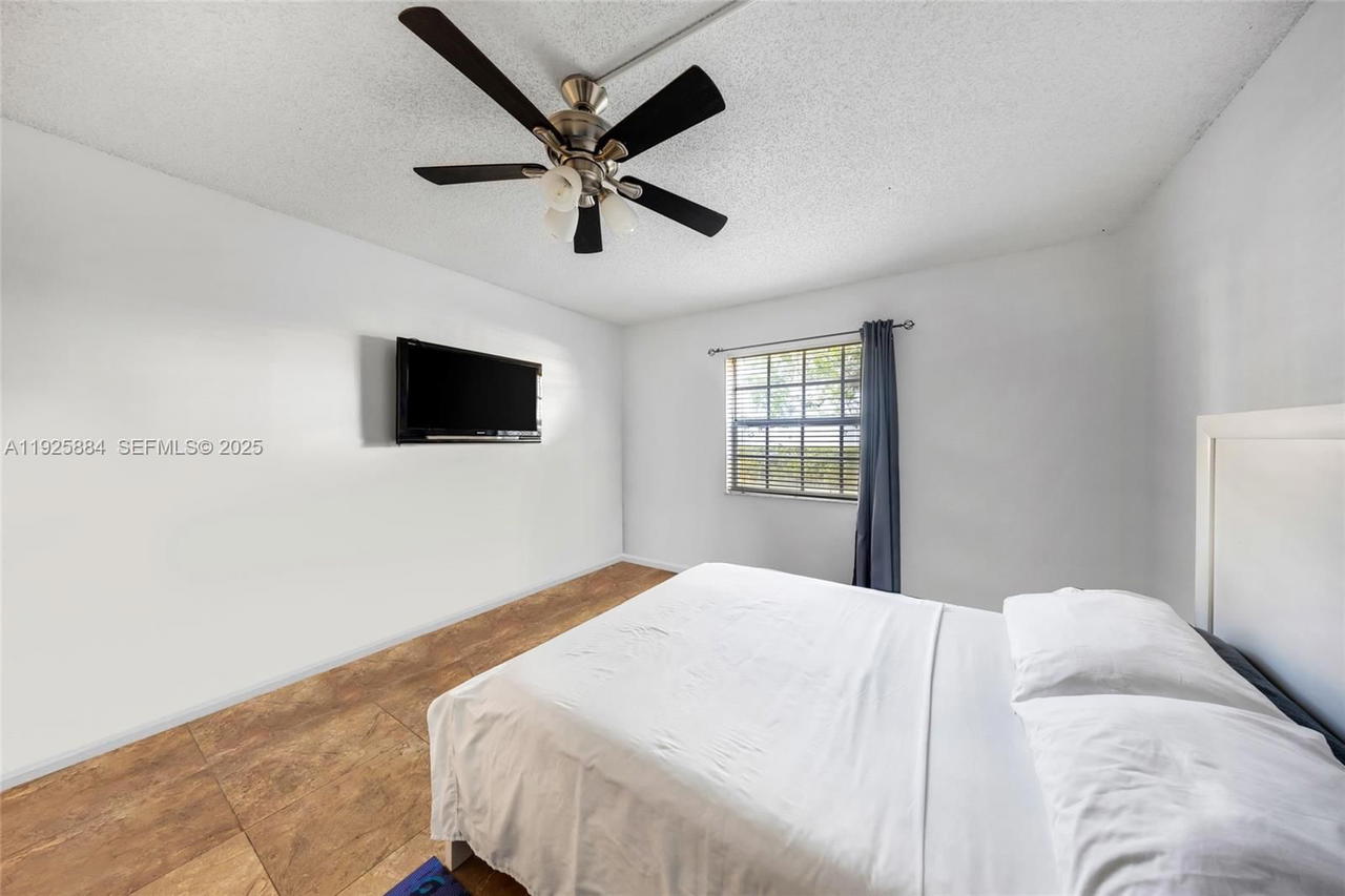 Real estate property located at 7554 Stirling Rd #102, Broward, Oak Paths Condo, Davie, FL